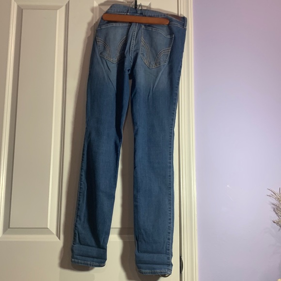 Medium wash skinny jean from Hollister - Picture 2 of 2